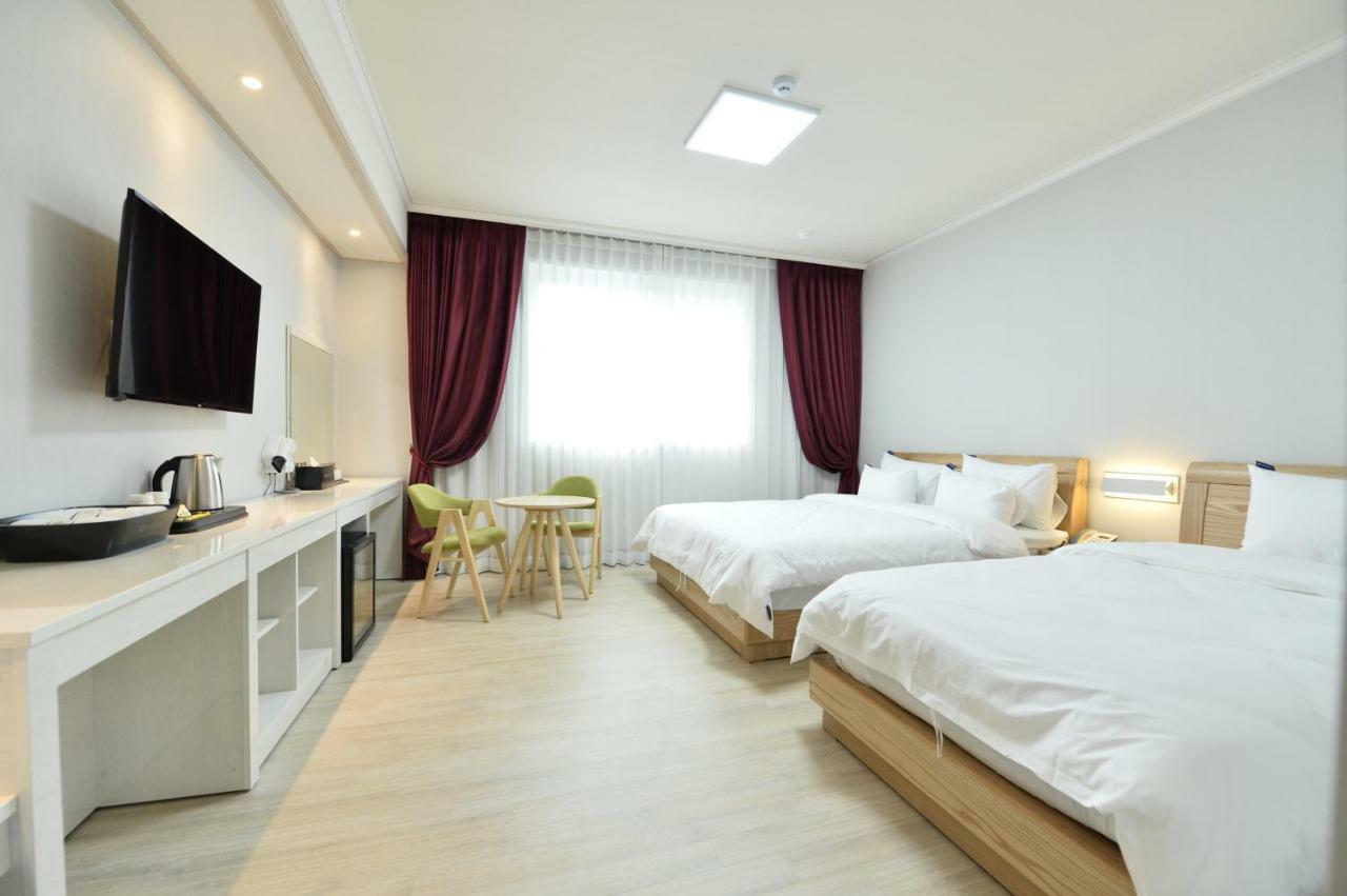 Gwangju Metropolitan City Gwangju Tourist Hotel מראה חיצוני תמונה
